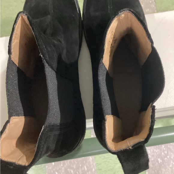 Men's Black Suede Chukka Boots - Picture 6 of 7